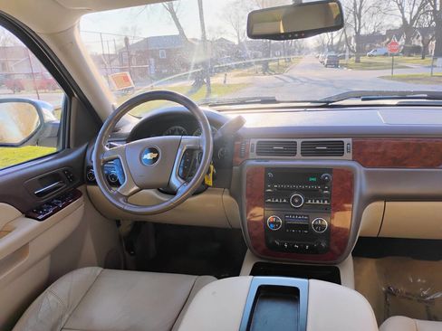 Used 2013 Chevrolet Silverado 1500 LTZ w/ LTZ White Diamond Edition image 10