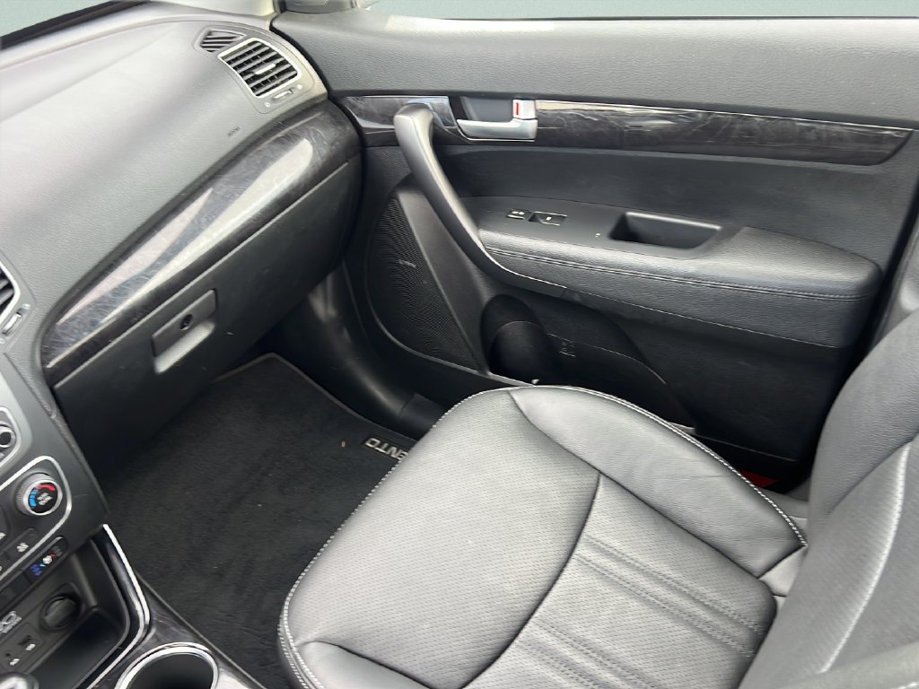 Used 2014 Kia Sorento EX w/ EX V6 Touring Package AWD/4WD image 13
