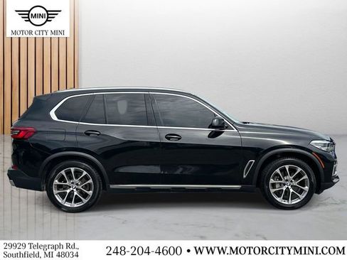 Used 2019 BMW X5 xDrive40i w/ Convenience Package AWD/4WD image 2