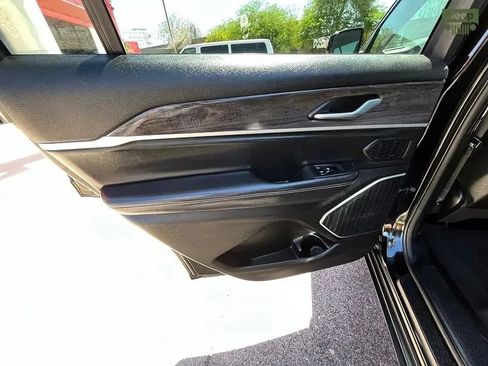 Used 2021 Jeep Grand Cherokee L Limited w/ Trailer Tow Group (B) AWD/4WD image 12