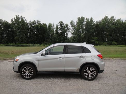 Used 2018 Mitsubishi Outlander Sport ES FWD image 28