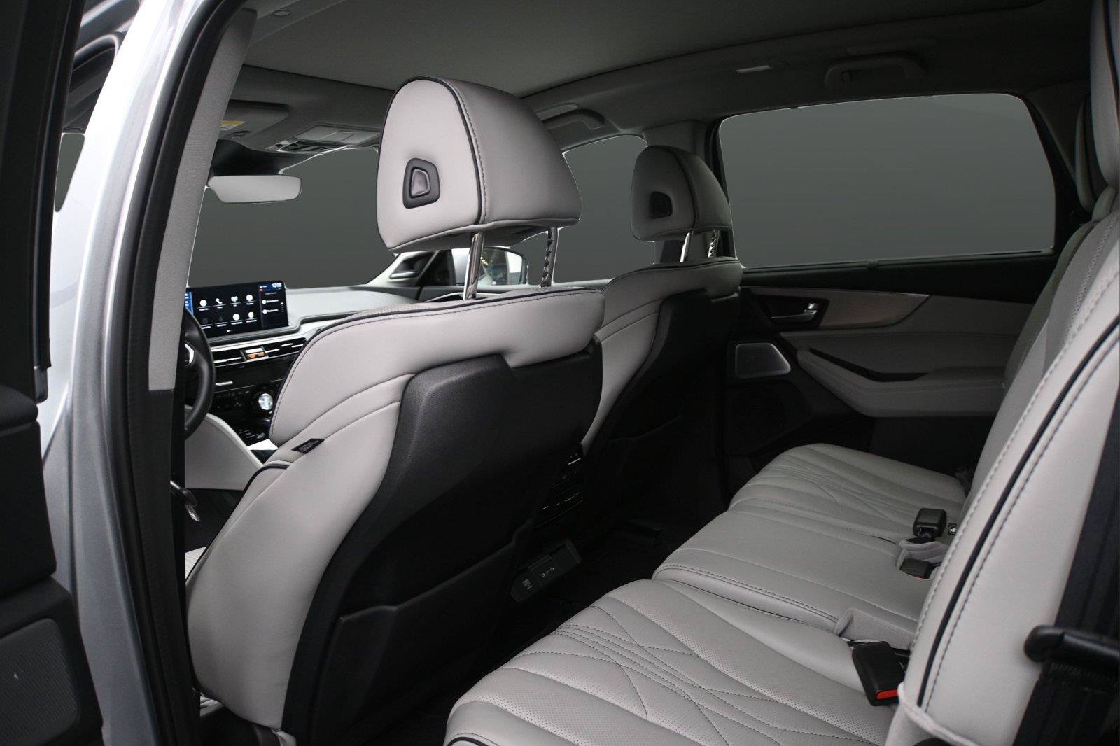 Certified 2026 Acura MDX w/ Advance Package AWD/4WD image 10