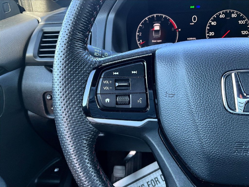 Certified 2024 Honda Ridgeline Black Edition image 12