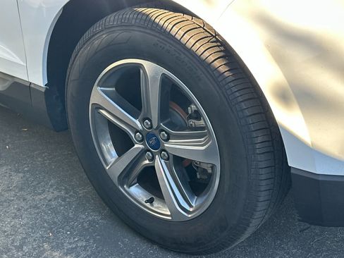 Certified 2020 Ford Edge SEL AWD/4WD image 11