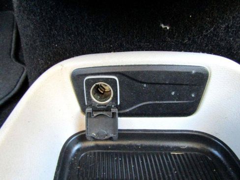 Used 2017 Chrysler Pacifica Touring FWD image 22