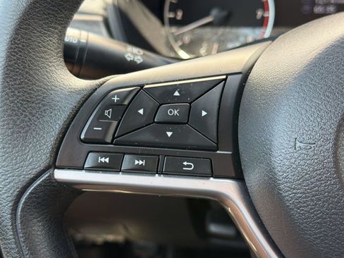 Used 2025 Nissan Altima 2.5 SV FWD image 17