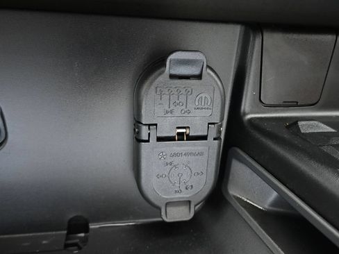 Used 2021 RAM 1500 Laramie AWD/4WD image 51