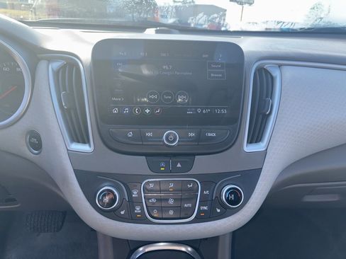 Used 2025 Chevrolet Malibu LT image 12
