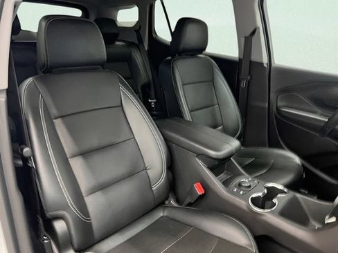 Certified 2024 GMC Terrain SLT AWD/4WD image 6