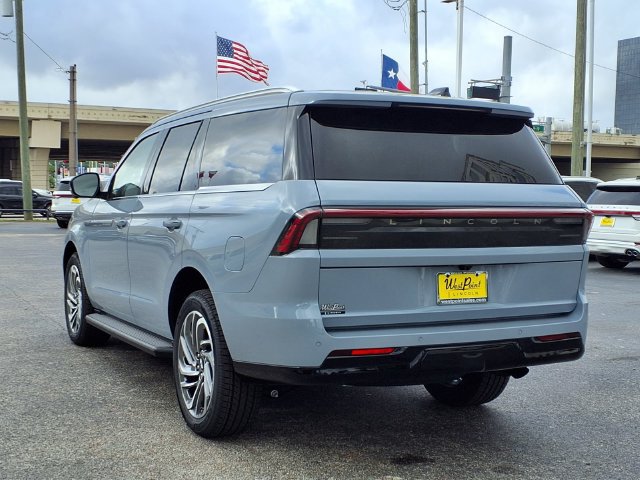 New 2026 Lincoln Navigator Premiere AWD/4WD image 6