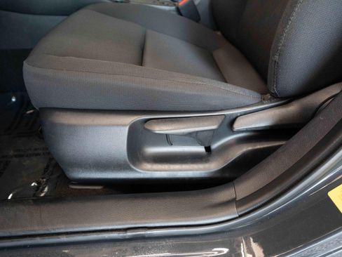 Used 2025 Toyota Corolla LE FWD image 12