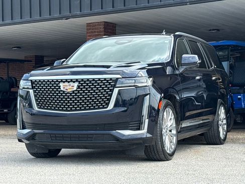 Used 2023 Cadillac Escalade Premium Luxury w/ Performance Package image 3