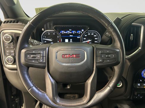 Used 2022 GMC Sierra 2500 AT4 w/ AT4 Premium Plus Package AWD/4WD image 11