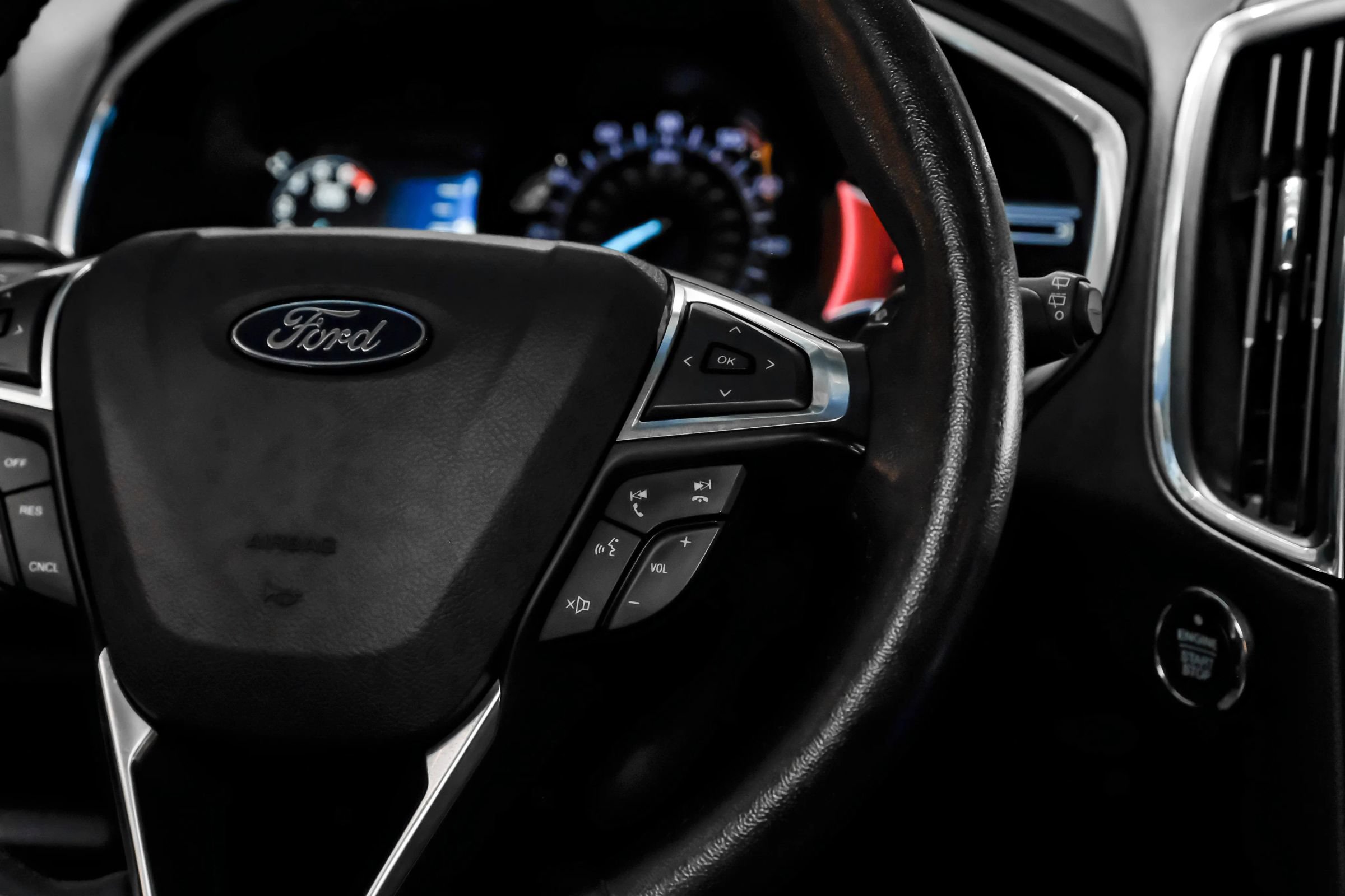 Used 2017 Ford Edge Titanium w/ Equipment Group 301A FWD image 24