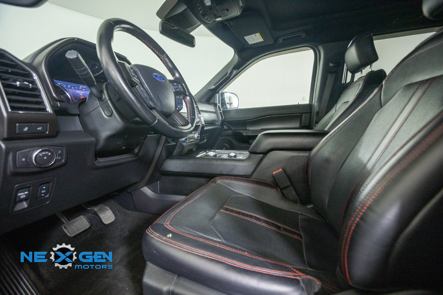 Used 2019 Ford Expedition Limited w/ Equipment Group 303A AWD/4WD image 14