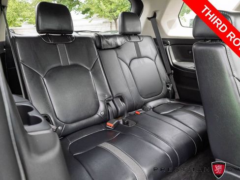 Used 2025 Honda Pilot Touring image 8