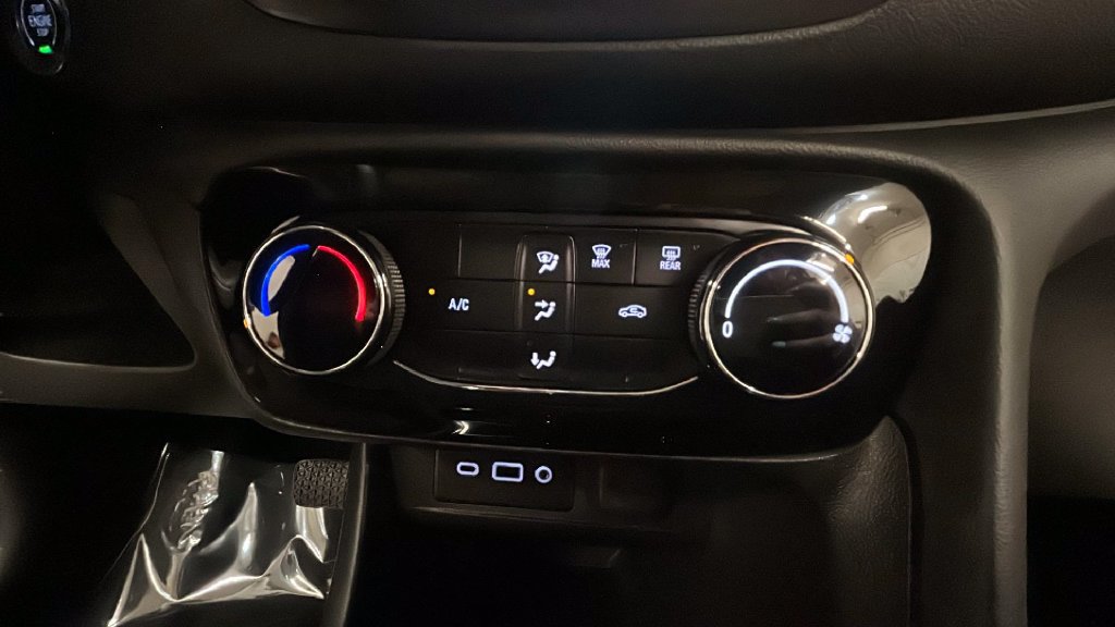 Used 2022 Buick Encore GX Preferred w/ Sport Touring Package FWD image 20