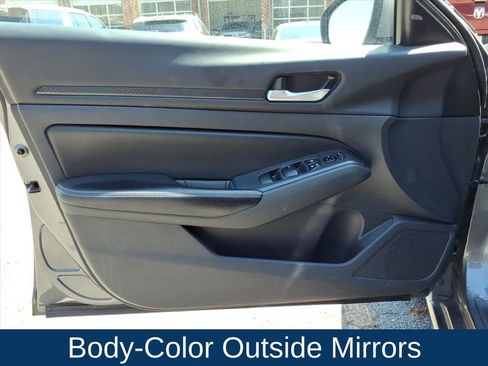 Used 2024 Nissan Altima 2.5 SV w/ SV Premium Package FWD image 22