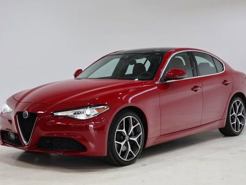 Used 2020 Alfa Romeo Giulia Ti w/ Active Blind Spot Package image 3