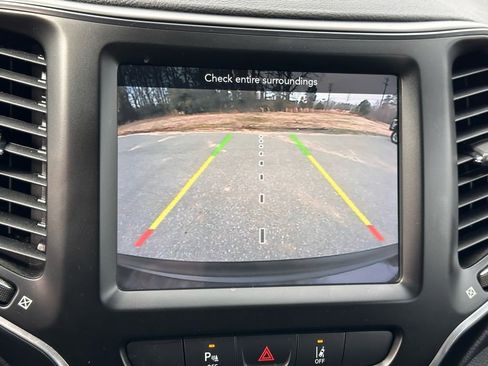 Used 2021 Jeep Cherokee Latitude Lux 80th Anniv w/ Quick Order Package 26U 80TH image 5