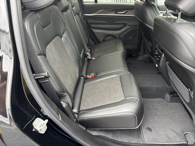 New 2027 Jeep Grand Cherokee 4WD image 14