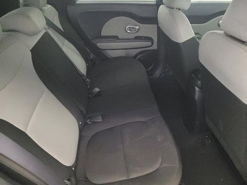 Used 2018 Kia Soul FWD image 19