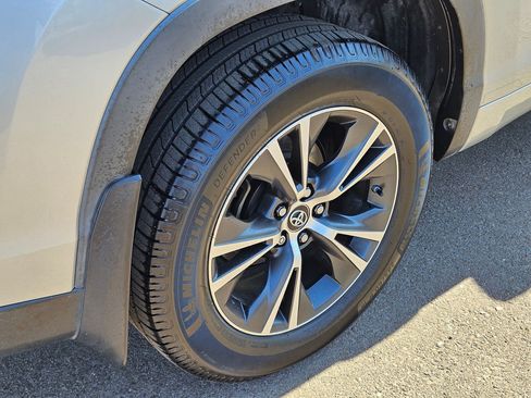 Used 2017 Toyota Highlander Plus w/ Protection Package #3 FWD image 13