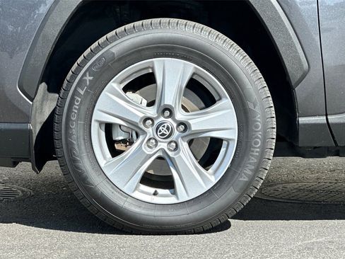 Used 2022 Toyota RAV4 XLE image 28