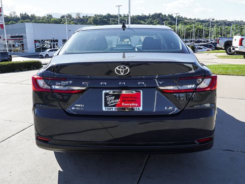 Used 2025 Toyota Camry LE AWD/4WD image 7