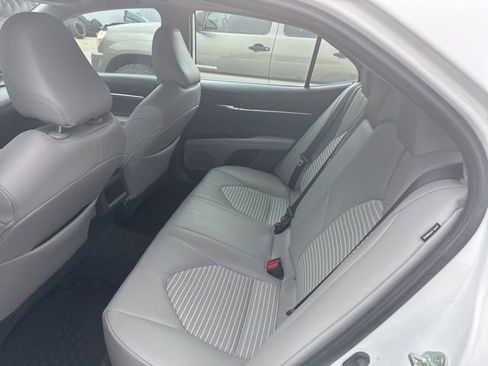 Used 2019 Toyota Camry SE w/ Convenience Package image 13