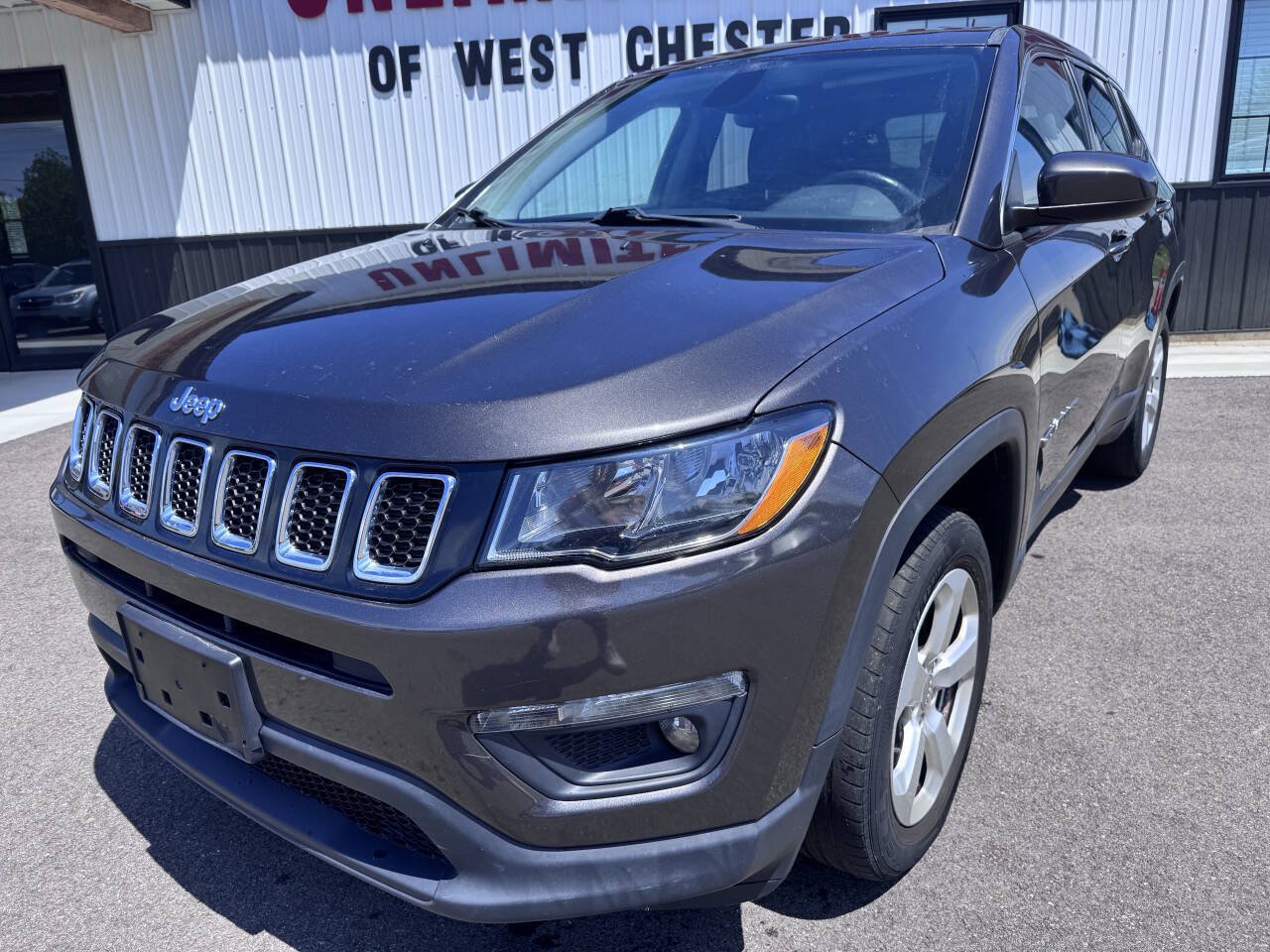 Used 2018 Jeep Compass Latitude w/ Cold Weather Group AWD/4WD image 3