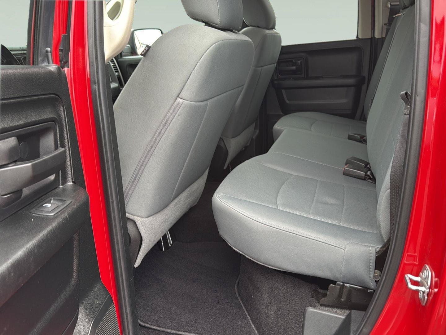 Used 2018 RAM 1500 Express AWD/4WD image 10