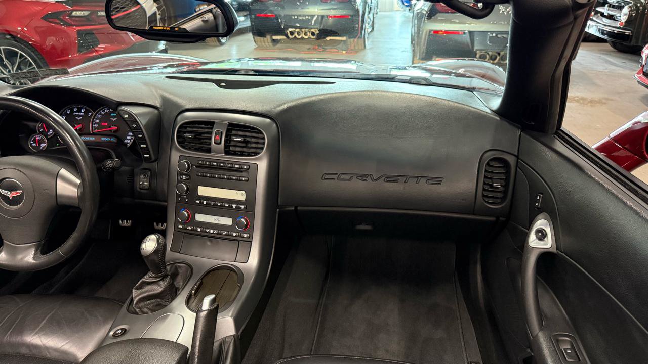 Used 2006 Chevrolet Corvette Convertible RWD image 24