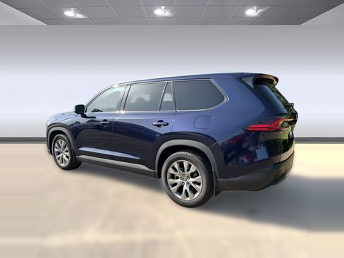 Used 2025 Toyota Grand Highlander FWD image 3