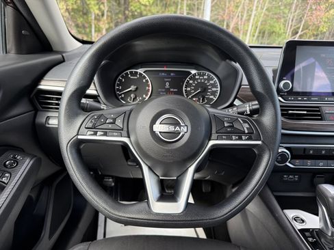 Used 2024 Nissan Altima 2.5 SV image 26