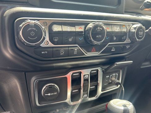Used 2022 Jeep Gladiator Sport AWD/4WD image 18