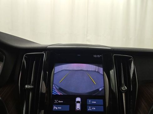 Used 2021 Volvo XC60 T5 Momentum image 14