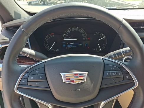 Certified 2018 Cadillac XT5 Luxury w/ Driver Awareness Package AWD/4WD image 19