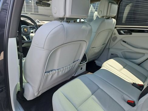 Certified 2019 Porsche Macan S AWD/4WD image 22