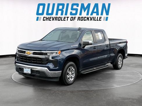 Used 2022 Chevrolet Silverado 1500 LT AWD/4WD image 2
