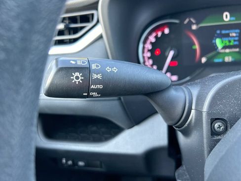 Used 2024 Toyota RAV4 XLE FWD image 20