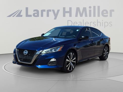 Used 2020 Nissan Altima 2.5 SR w/ Premium Package FWD image 1