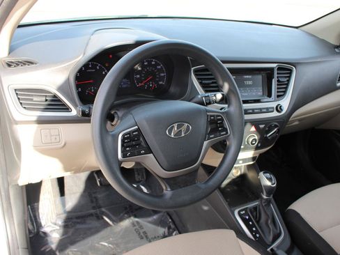 Used 2019 Hyundai Accent SE FWD image 14