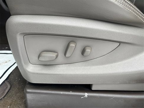 Used 2018 GMC Yukon Denali image 46