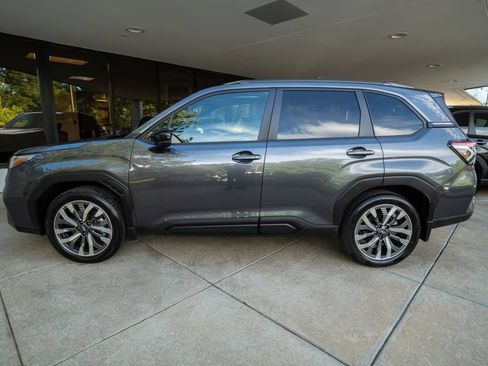 Used 2025 Subaru Forester Touring w/ Touring Package AWD/4WD image 4