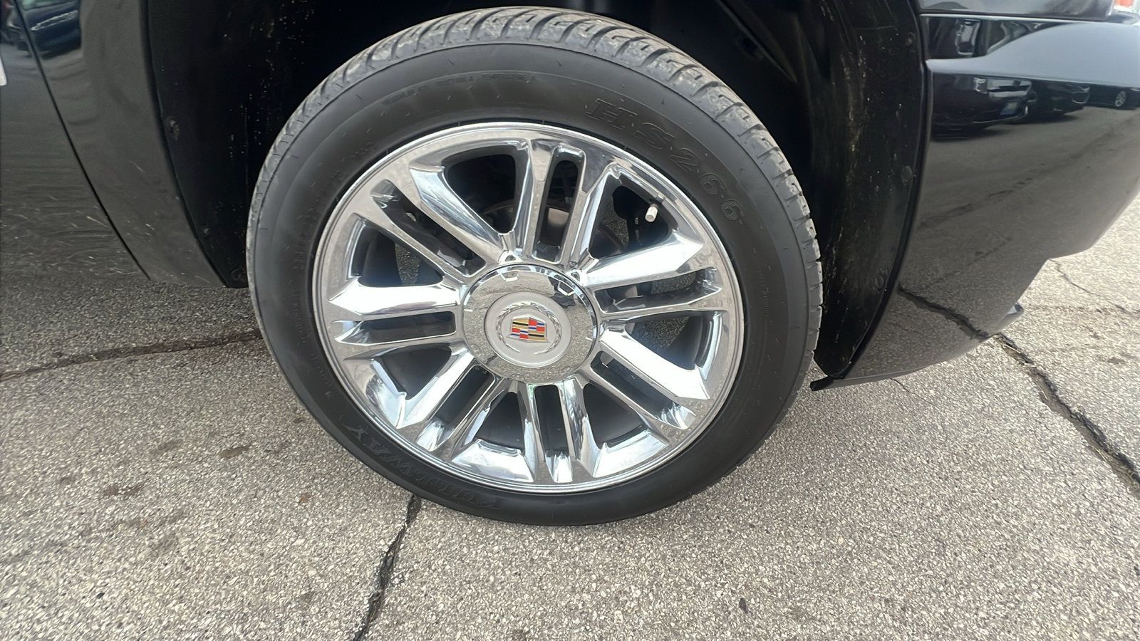 Used 2012 Cadillac Escalade Platinum AWD/4WD image 9