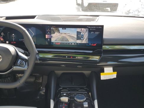 New 2026 BMW 530i xDrive 530i xDrive w/ Premium Package image 21