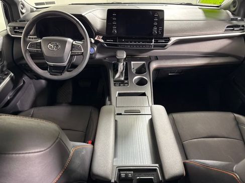 Used 2023 Toyota Sienna XSE w/ XSE Plus Package AWD/4WD image 26