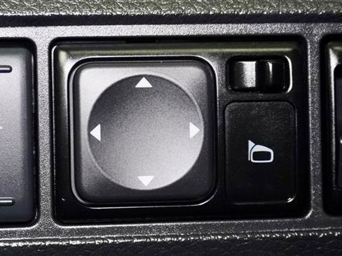 Used 2016 Nissan Sentra SV w/ Style Package image 30