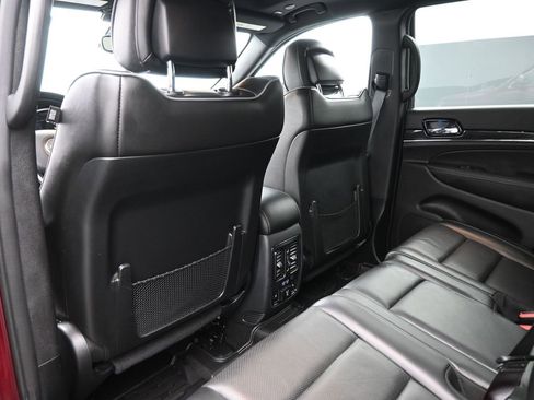 Used 2019 Jeep Grand Cherokee Overland image 16